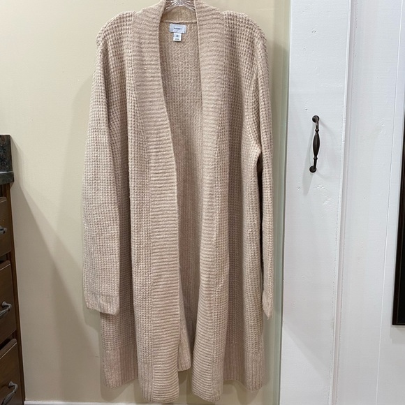 Old Navy Sweaters - Old Navy long-line cardigan